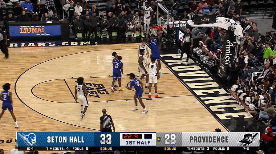 Trey Parker lobs it UP to Stephon Payne III, extending Seton Hall's lead over Providence