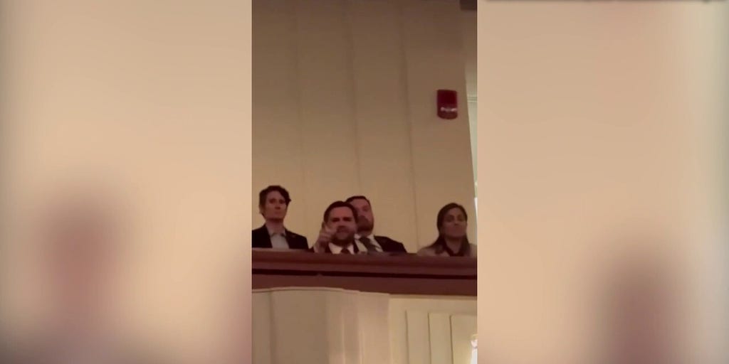 Vance booed at Kennedy Center concert