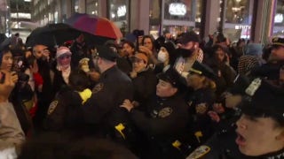 Pro-Palestinian protesters clash with NYPD outside ritzy Biden fundraiser - Fox News