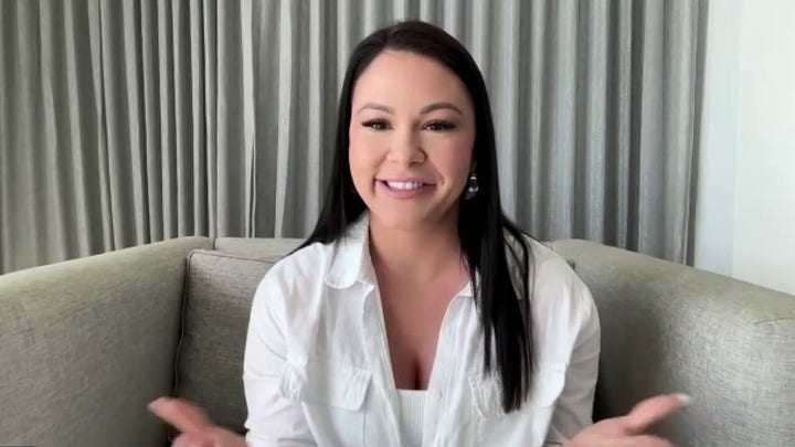 NFL wife Devon Mostert calls Harris 'ridiculous' for DeSantis remarks