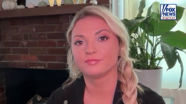 Una cantante de música country comparte la regla de «Dios más cinco» que le ayudó a superar el divorcio