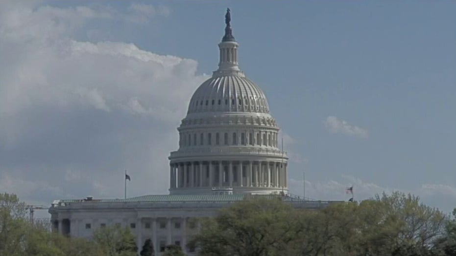 Congress negotiates $500 billion coronavirus relief bill