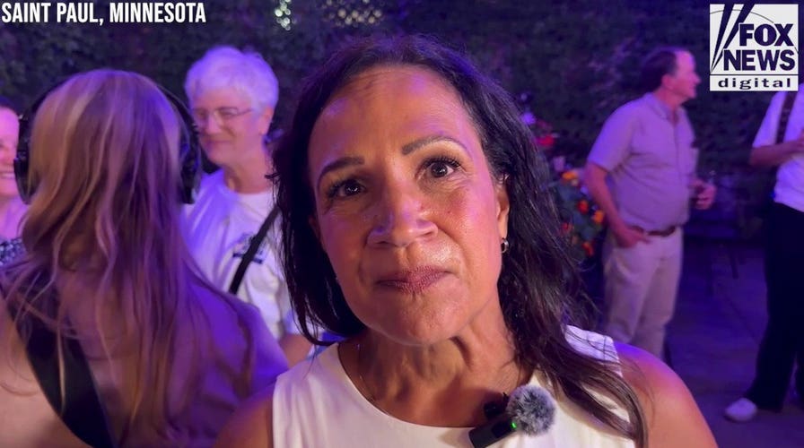 El candidato a gobernador de Minnesota por el partido « GOP » reacciona ante su victoria