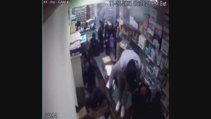 Oakland pharmacy hit by mob of thieves in brazen robbery attempt caught on video