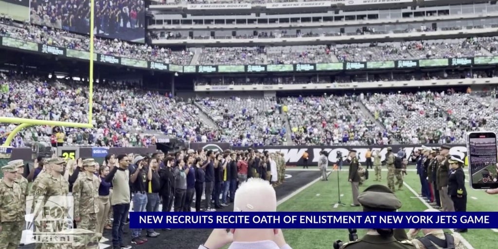 Military enlistment ceremony kicks off New York Jets game