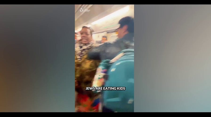 Detienen a una mujer por delito de odio y agresión tras un ataque antisemita en el metro de Nueva York