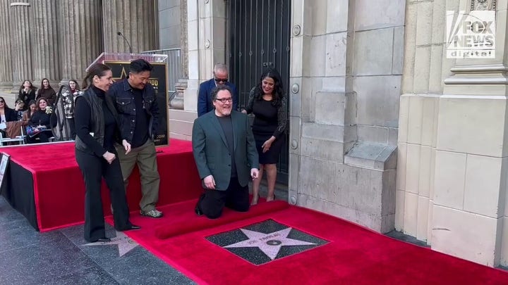 Favreau sees star on Hollywood Walk of Fame for first time
