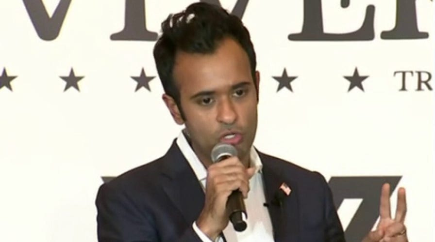 Vivek Ramaswamy suspends his presidential campaign, endorses Trump