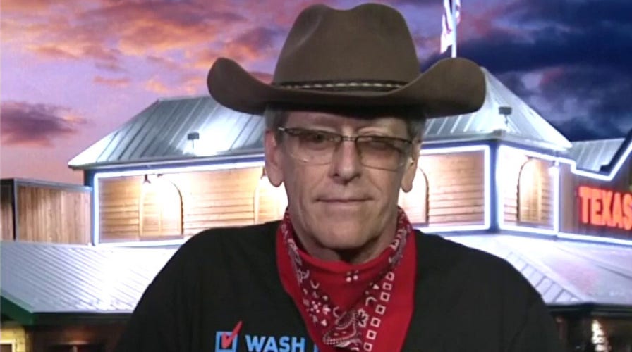 texas-roadhouse-ceo-gives-up-salary-to-pay-workers-amid-coronavirus