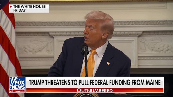 Trump choca con el gobernador demócrata por desafiar la orden ejecutiva sobre atletas trans