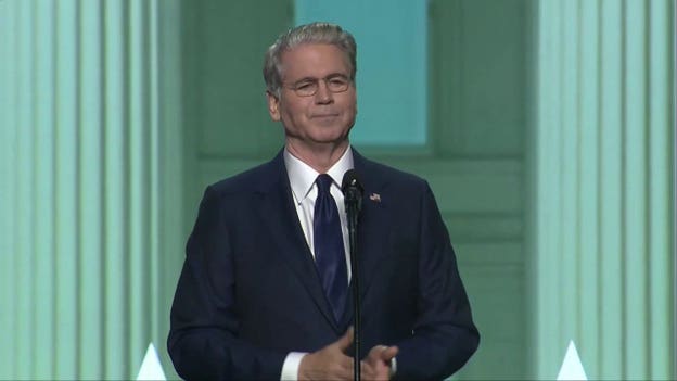 Trump delivers keynote speech to conclude Day 1 of Republican midterm convention I Live Updates