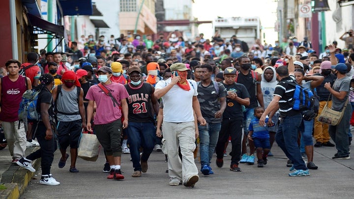 Massive migrant caravan heading to US border
