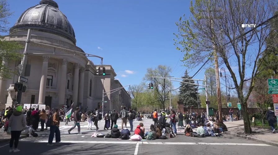 Anti-Israel agitators block roadways outside of Yale University 