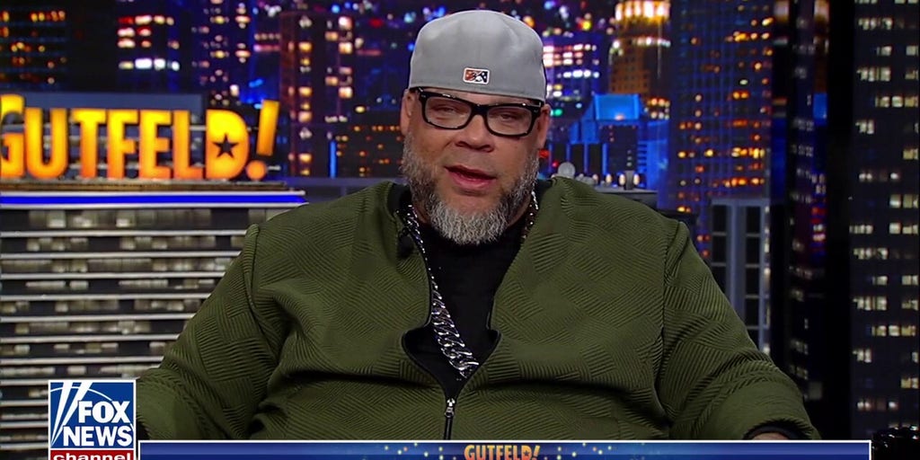 A journalist freaks out, cause America dares to speak out: Tyrus