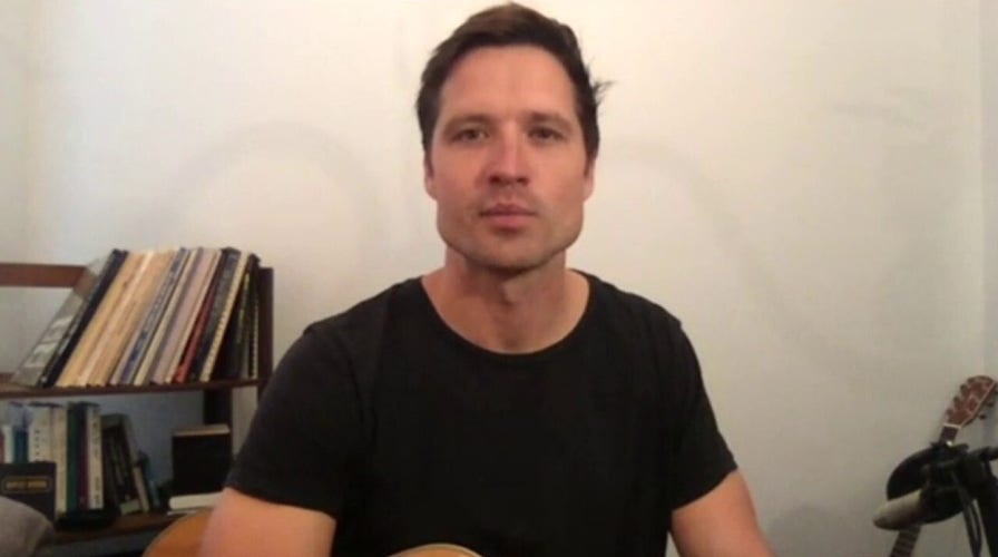 Country star Walker Hayes pays tribute to health care heroes