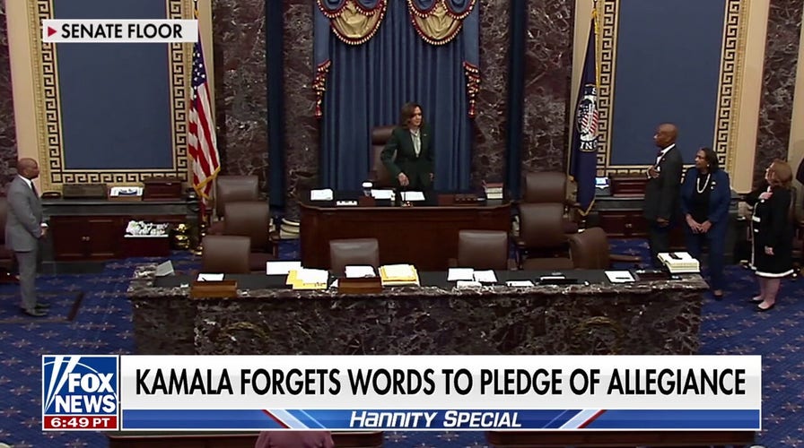 Did VP Kamala Harris flub the Pledge of Allegiance?