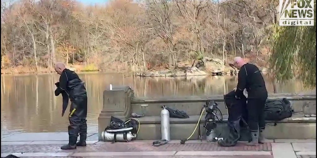 NYPD SCUBA Team prepare to search the lake in Central Park