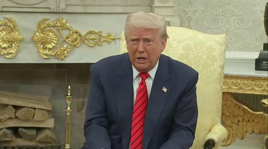 Trump offers to help Obama with presidential library disaster