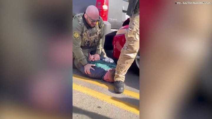 Video shows hostile crowd surrounding Border Patrol after car collision in Chicago suburb