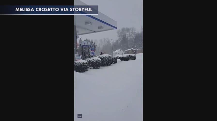 Fan-powered skier zooms around Seattle amid heavy snow