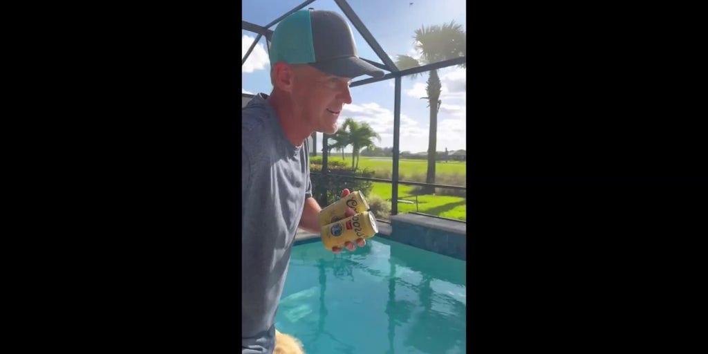 'Free beers on hole 13': Dad gifts golfers some cold brews