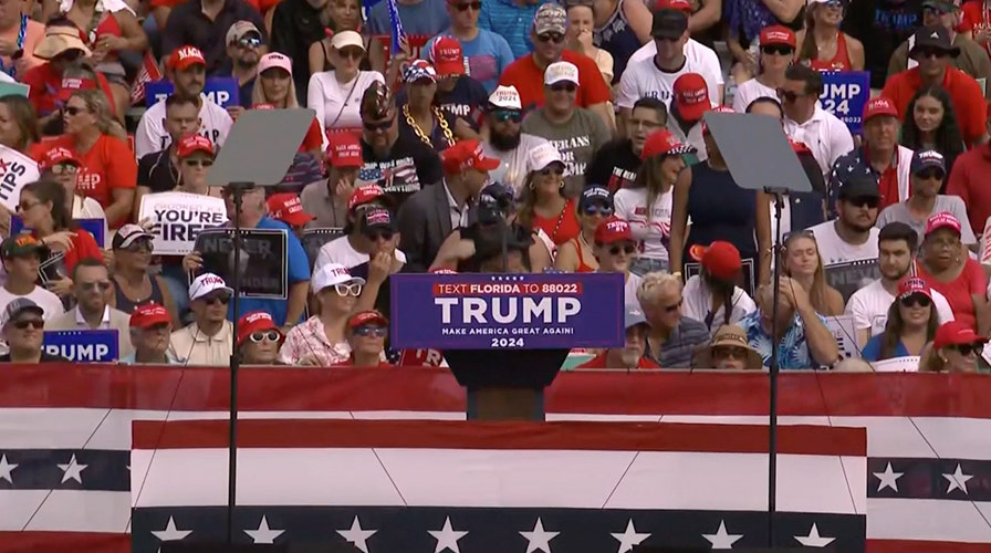 WATCH LIVE: Former President Trump holds a campaign rally in Florida