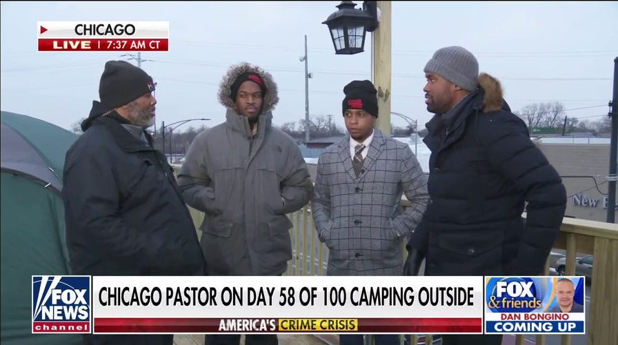 Chicago pastor camps on Chicago rooftop for 100 days to raise awareness of city's violence