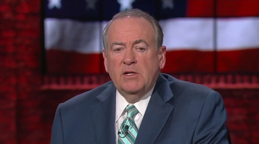 Huckabee: Bernie is 'dead on' over Biden backing Wall Street 'crooks'