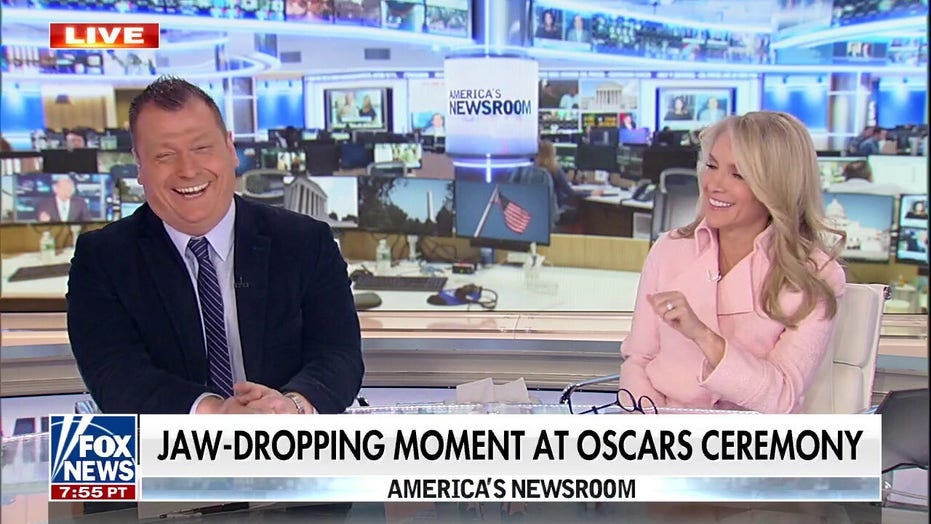 Will Smith's slap of Chris Rock at Oscars causes international media eruption: オスカーでのクリスロックのスミスの平手打ちは、国際的なメディアの噴火を引き起こします