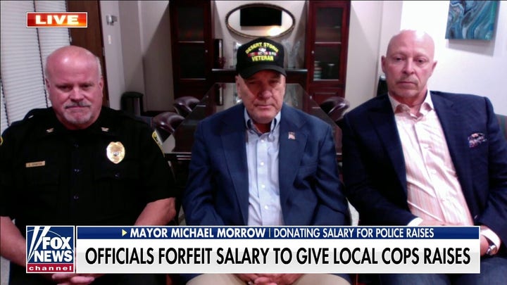 Illinois city officials forfeit salaries to give cops raises: 'We need our police'