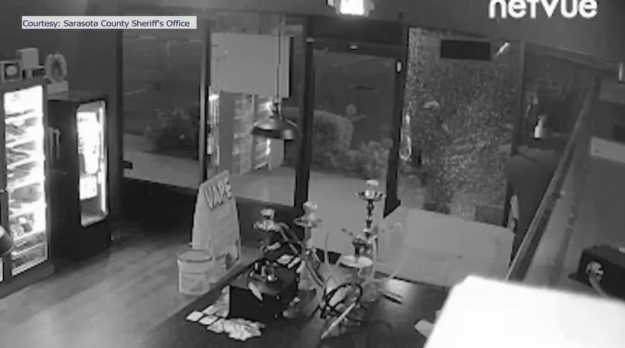 Florida Man Caught On Camera Shooting His Way Into Vape Shops Before ...