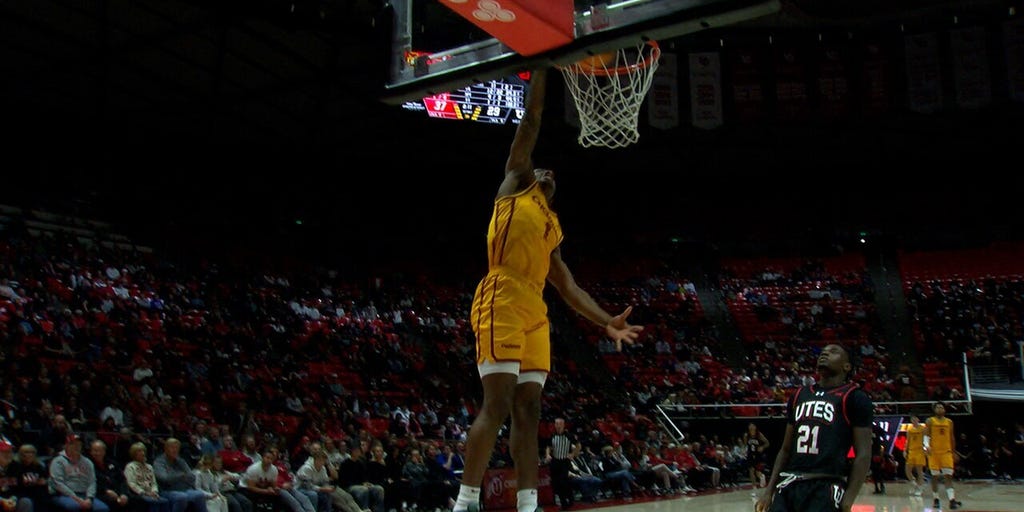 Iowa State's Jamarion Batemon comes up with the steal and finishes with a slam vs. Utah