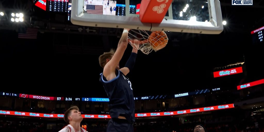 Devin Askew finds Duke Brennan for pick-and-roll slam, sealing Villanova's win over Wisconsin