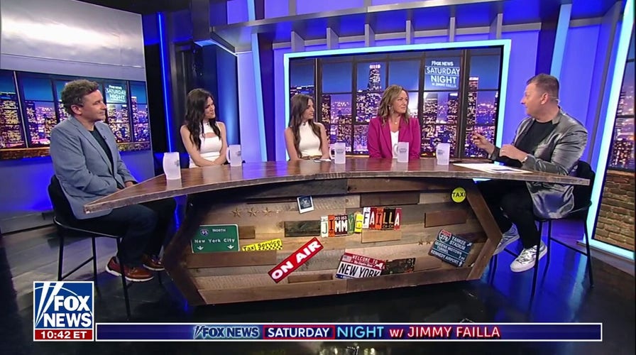 Jimmy Failla's Wife Jenny Stops By 'Fox News Saturday Night' To Celebrate Their 18th Anniversary  