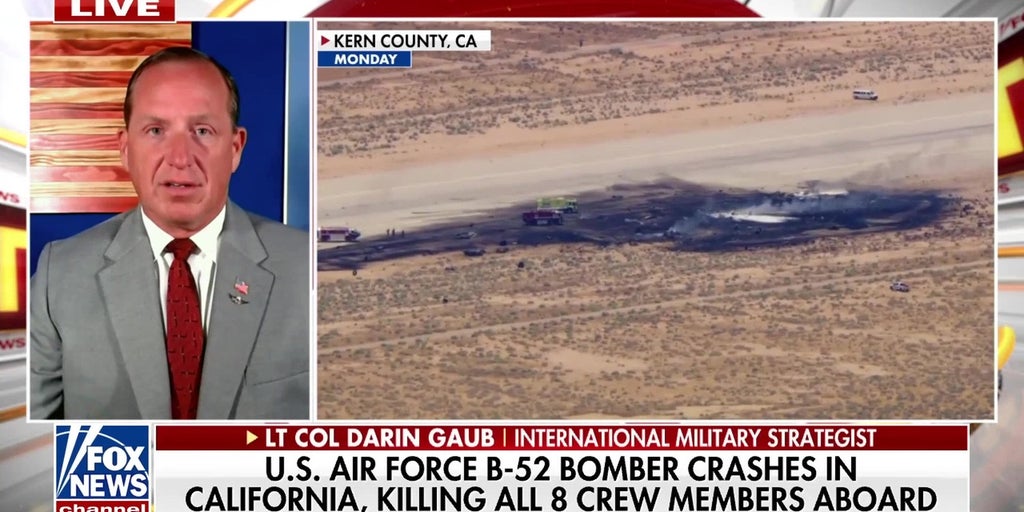 B-52 bomber crashes after takeoff in California, killing all 8 crew members