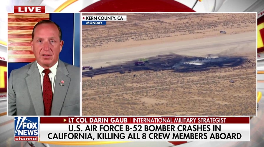 B-52 bomber crashes after takeoff in California, killing all 8 crew members