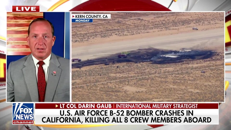 B-52 bomber crashes after takeoff in California, killing all 8 crew members