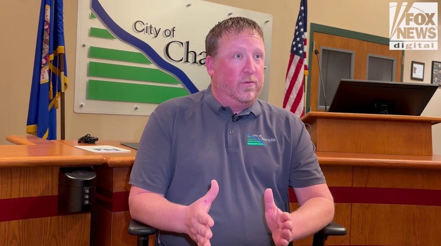 Minnesota mayor challenging Tim Walz to take flag question to the people