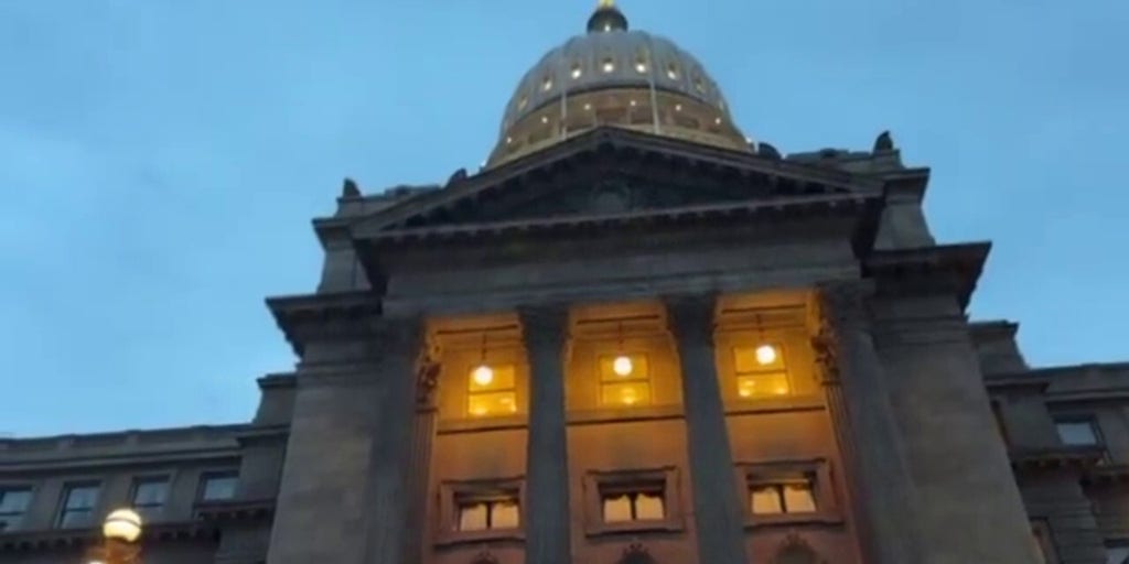Candlelight vigil held in Idaho to honor Charlie Kirk