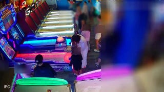 New Jersey police looking for woman who allegedly threw arcade game ball at child during argument - Fox News