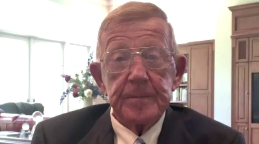 Lou Holtz: I don't believe there will be football this year