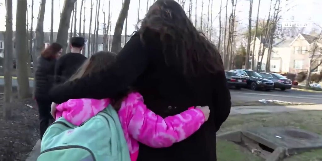 Fox Business Briefs 4/3