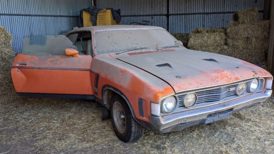 Ford Falcon Parked In Shed For 30 Years Sold For 215g Fox News