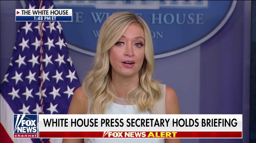 Kayleigh McEnany scolds reporters for not asking about deadly weekend of violence