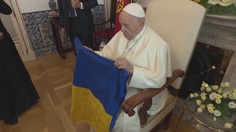 Pope Francis meets young Ukrainian people in Portugal