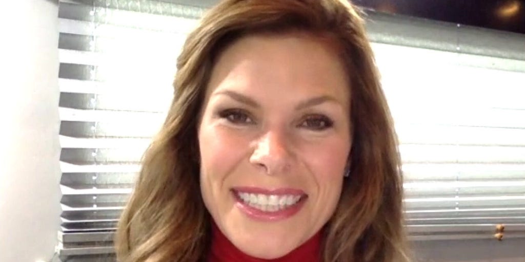 Fox Sports' Jamie Little breaks motorsports glass ceiling as first female TV playbyplay voice