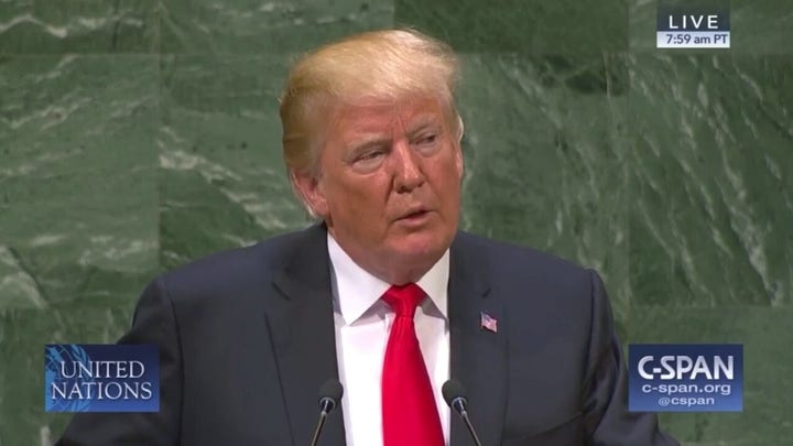 Los funcionarios alemanes se ríen mientras Trump advierte sobre la dependencia del petróleo ruso en su discurso ante la Asamblea General de la ONU de 2018.