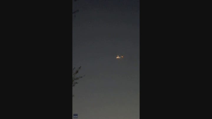 'Shooting sparks' erupt from airplane engine over Miami
