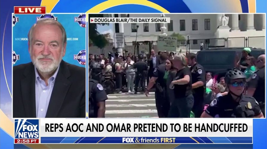 Huckabee torches AOC and Ilhan Omar for fake handcuffs stunt