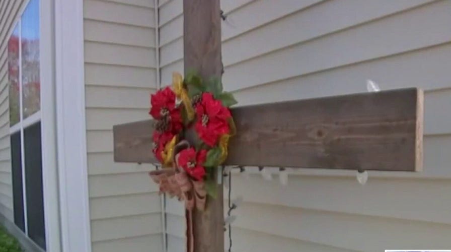 North Carolina family refuses to remove cross decoration for Christmas